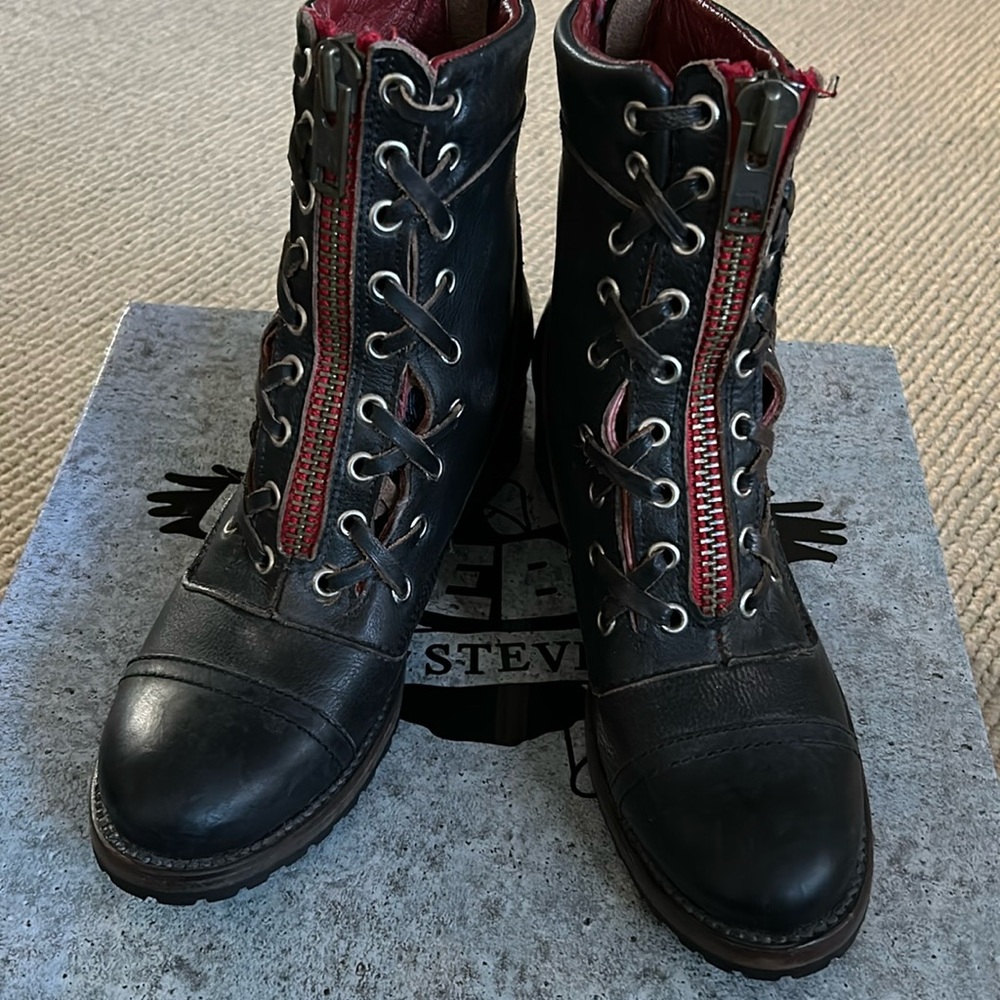 Freebird by Steven Ladies Distressed Leather Boot